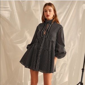 EVEN LOVE LONG SLEEVE DRESS